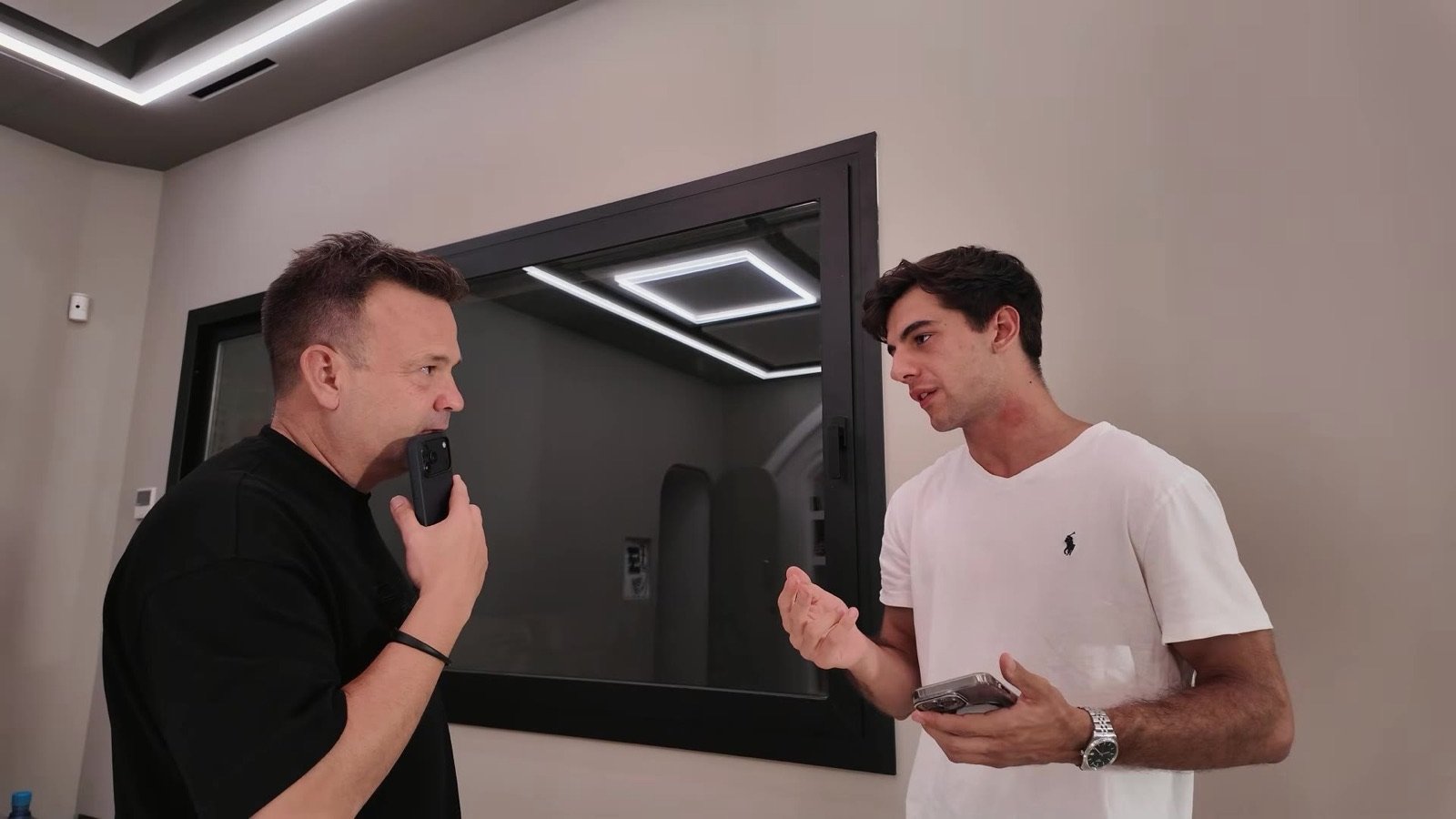 Artur Margalef hablando con José Elías antes de grabar